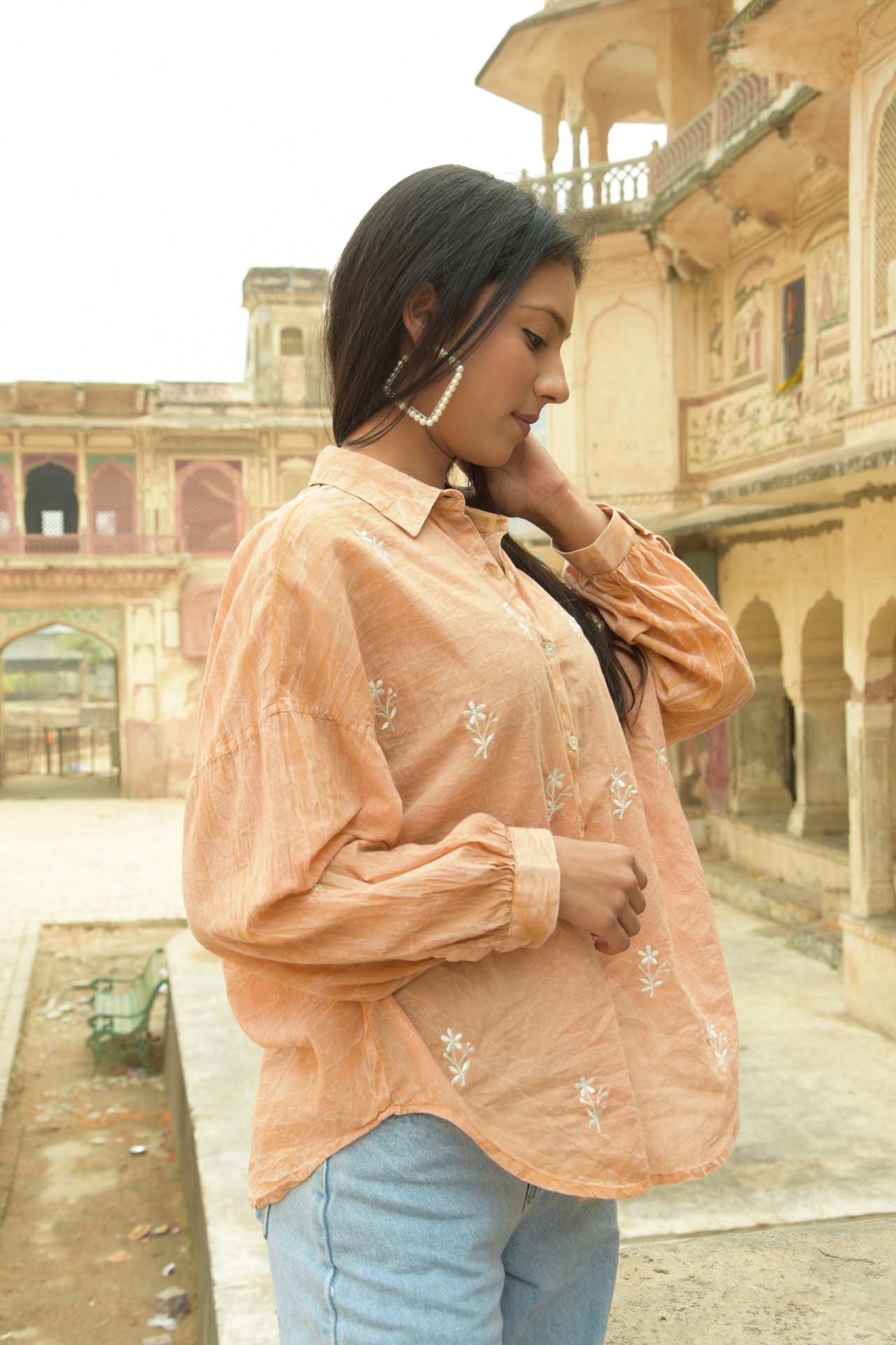 STONEWASH EMBROIDERED OVERSIZE SHIRT(PEACH)