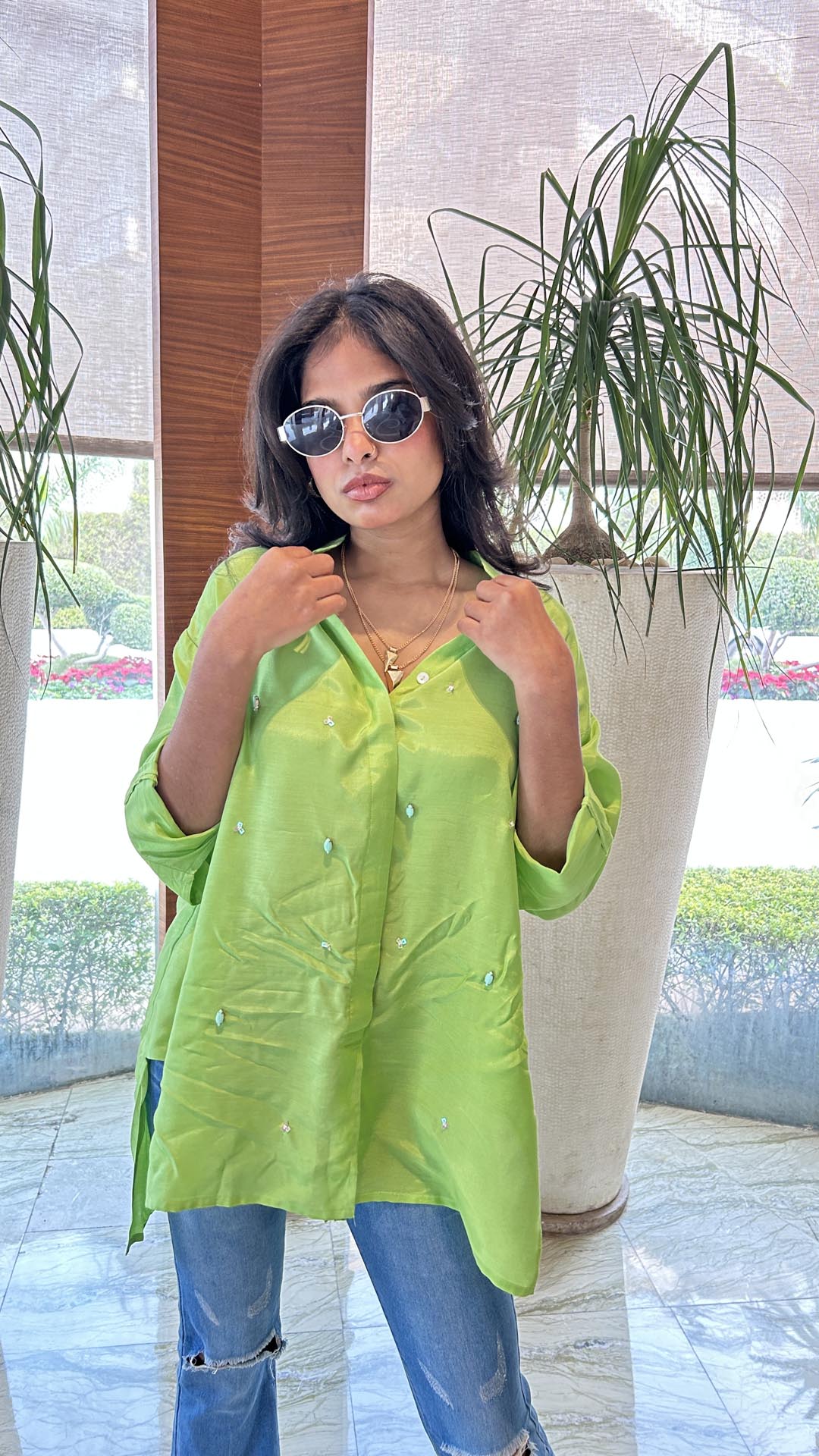 SOLID EMBROIDERED OVERSIZE SHIRT