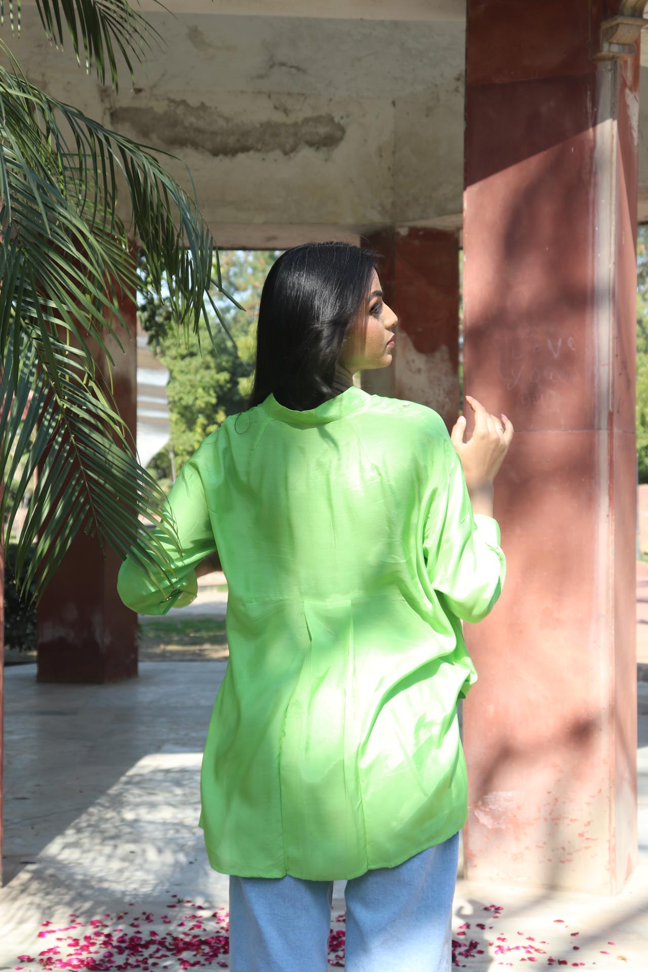 SOLID EMBROIDERED OVERSIZE SHIRT