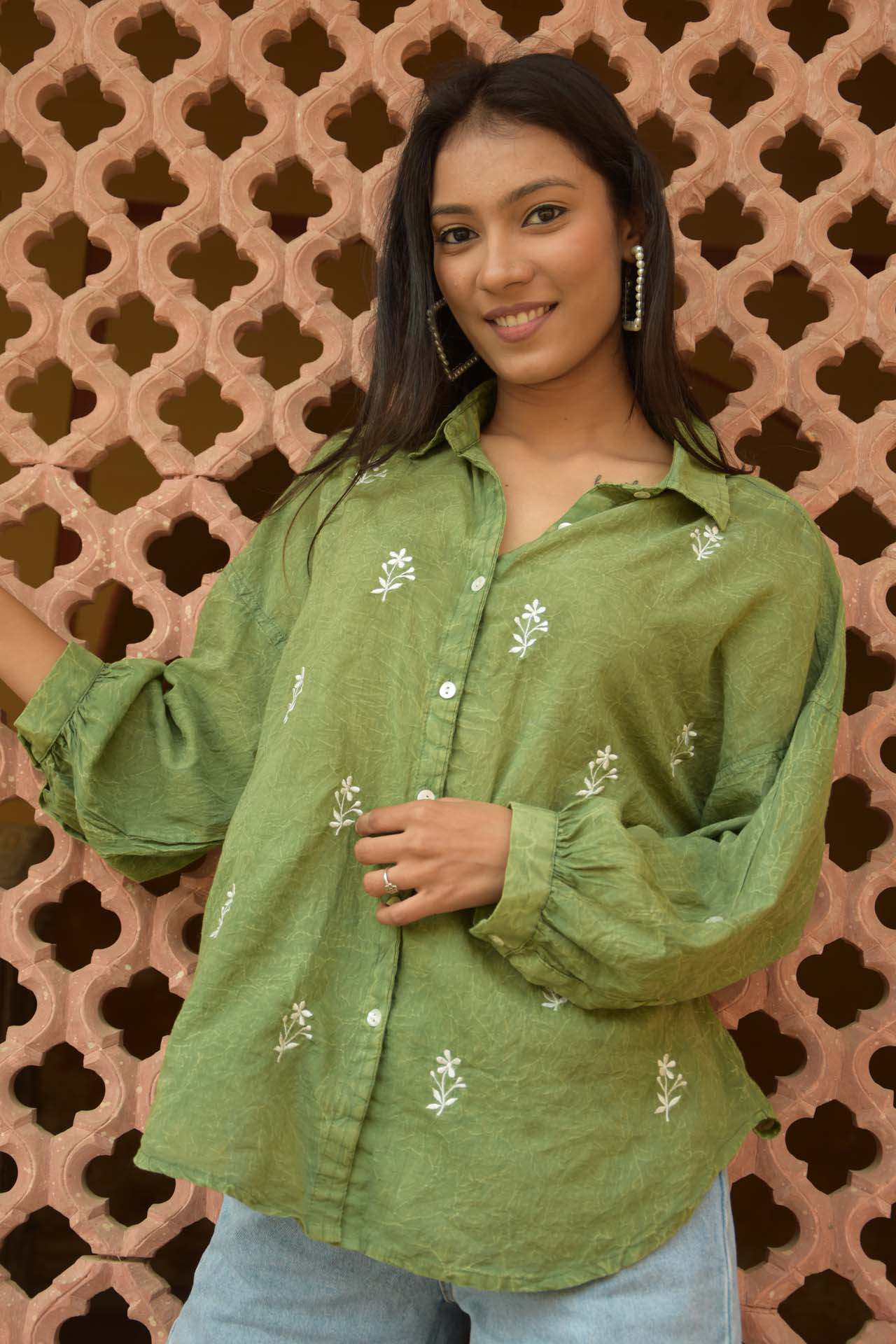 STONEWASH EMBROIDERED OVERSIZE SHIRT(GREEN)