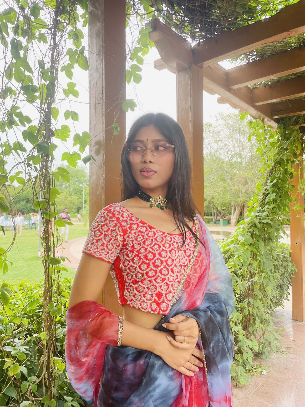 RED  tie&dye saree