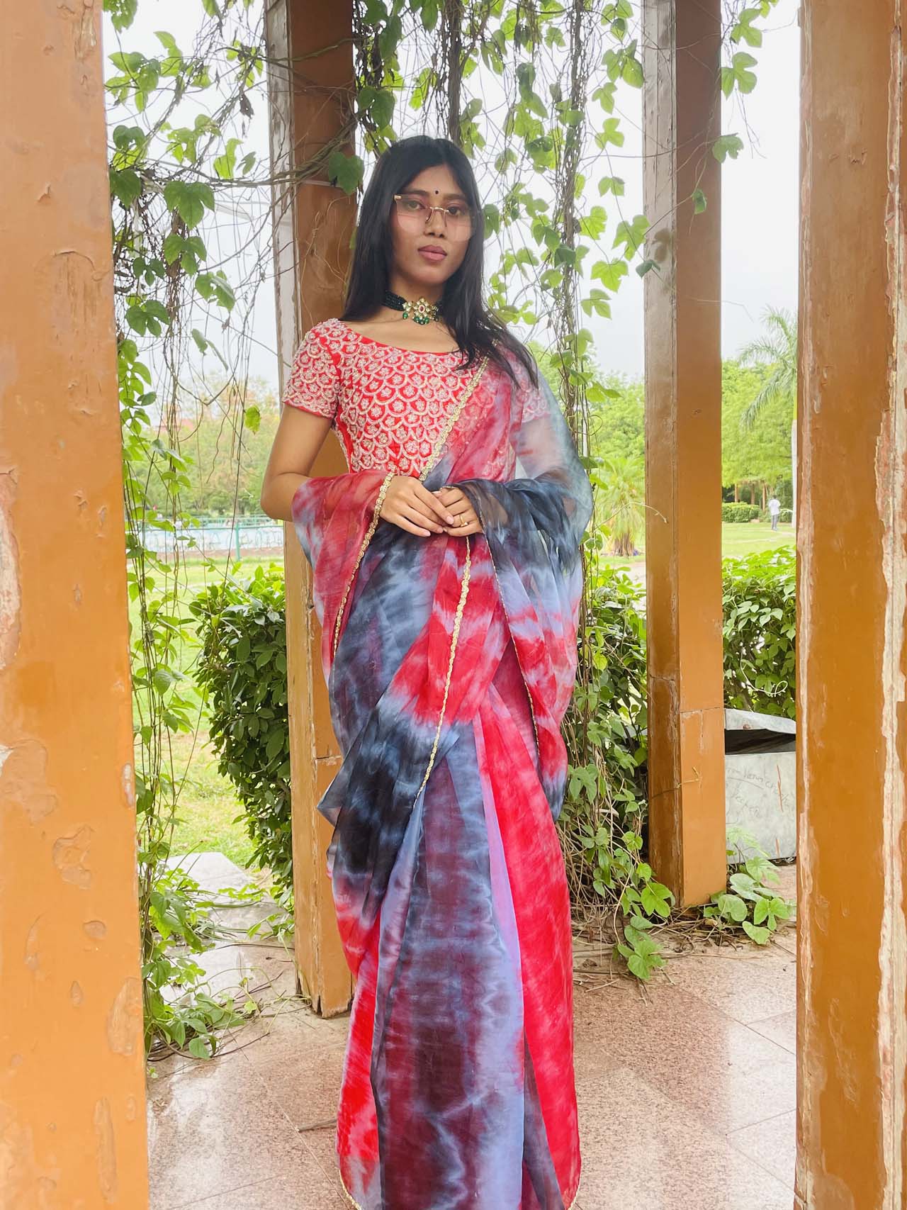 RED  tie&dye saree